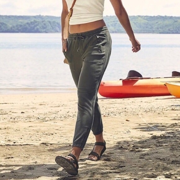 Athleta Farallon Jogger Grey 
